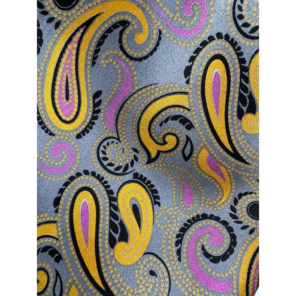 Italo Ferretti Silk Tie Paisley Pattern on Gray Background L-59 in W-3.5 in - Picture 5 of 6